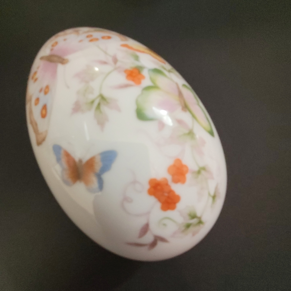 *2A 1979 Avon porclain egg trinket box 22K gold trim vintage butterfly … - Picture 10 of 11